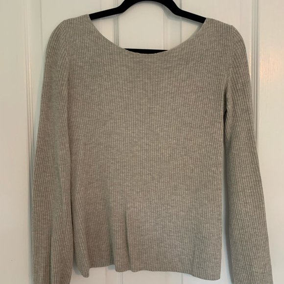 Aritzia Babaton Grey Sweater Size XS - Picture 1 of 2
